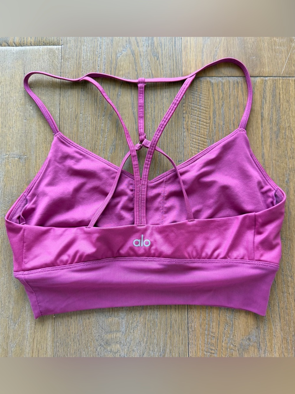 Alo Yoga Lavish Bra - Size Medium - Picture 2 of 3